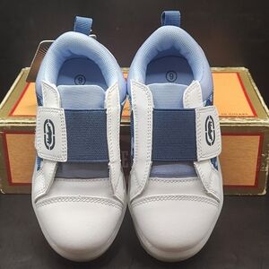 Ecko Unltd toddler Light Up boys Hook And Loop sneakers in white and blue Size 9